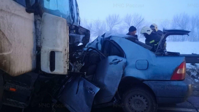 В Оренбуржье пять человек погибли в ДТП с грузовиком